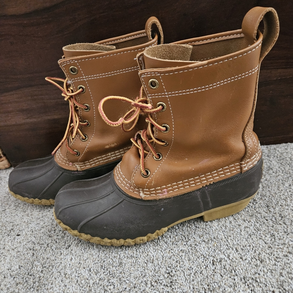 L.L. Bean Boots, size 6 (CM) women, Duck Boots, 6 inch, 6 eye